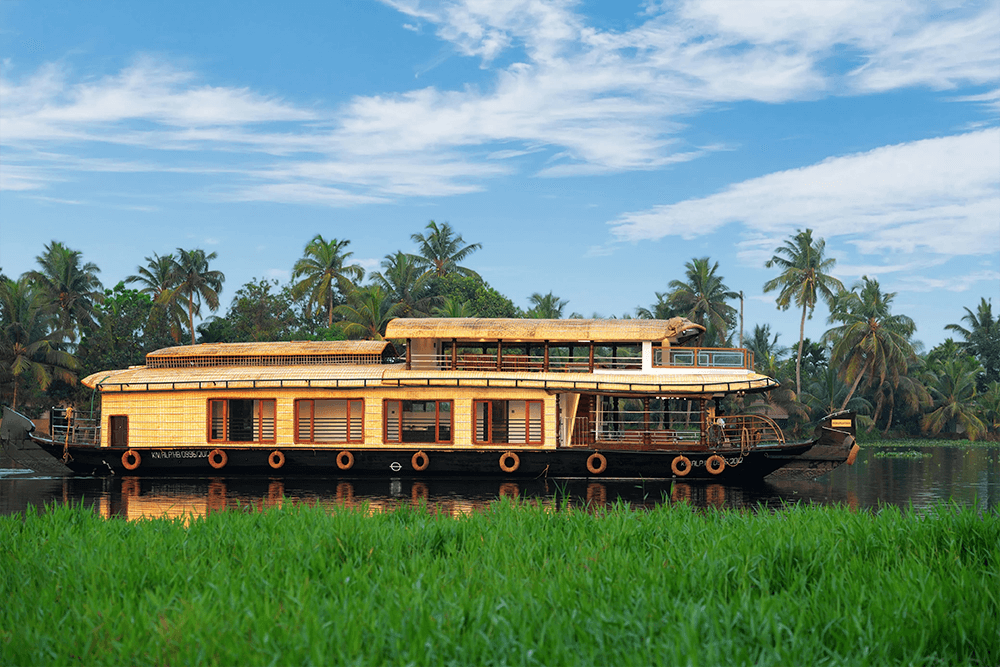 3 bedroom Traditional Premium Houseboat