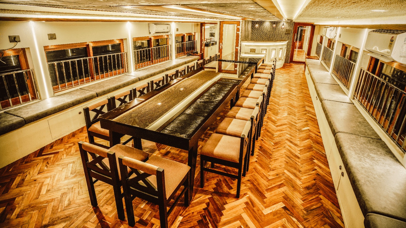 best luxury houseboat alleppey