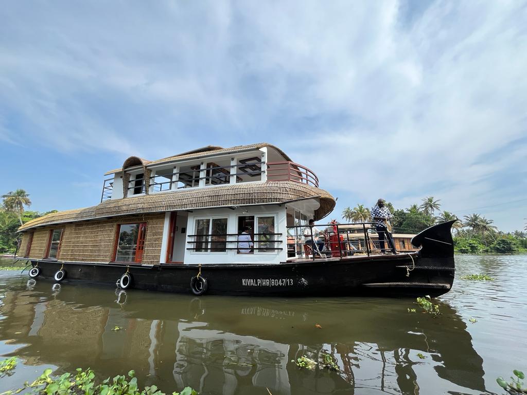 Houseboat Booking in Alappuzha