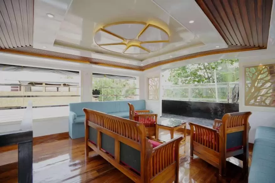 1 Bedroom Premium Houseboat