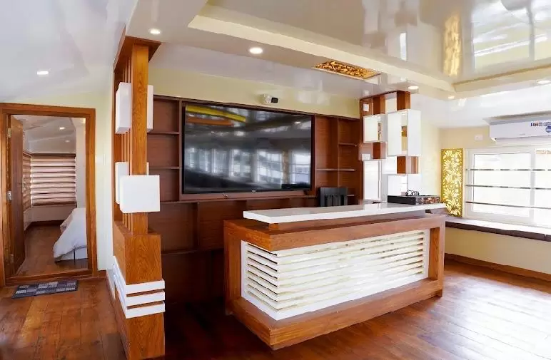 8 bedroom best houseboat