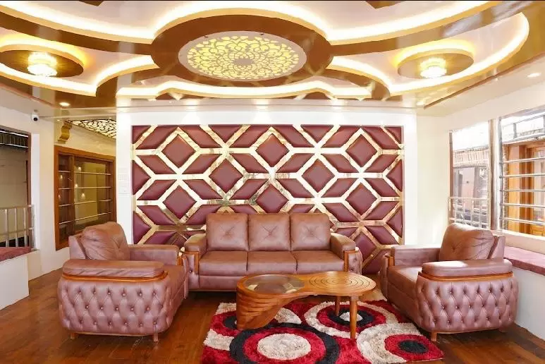 8 bedroom front area