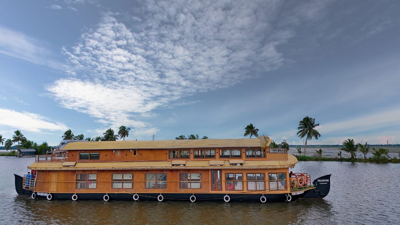 houseboat cost in alleppey