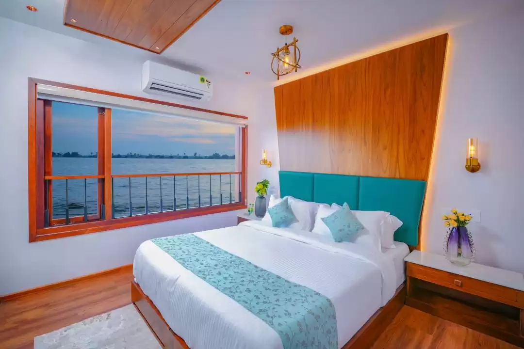 Best Boat Houses in Kerala