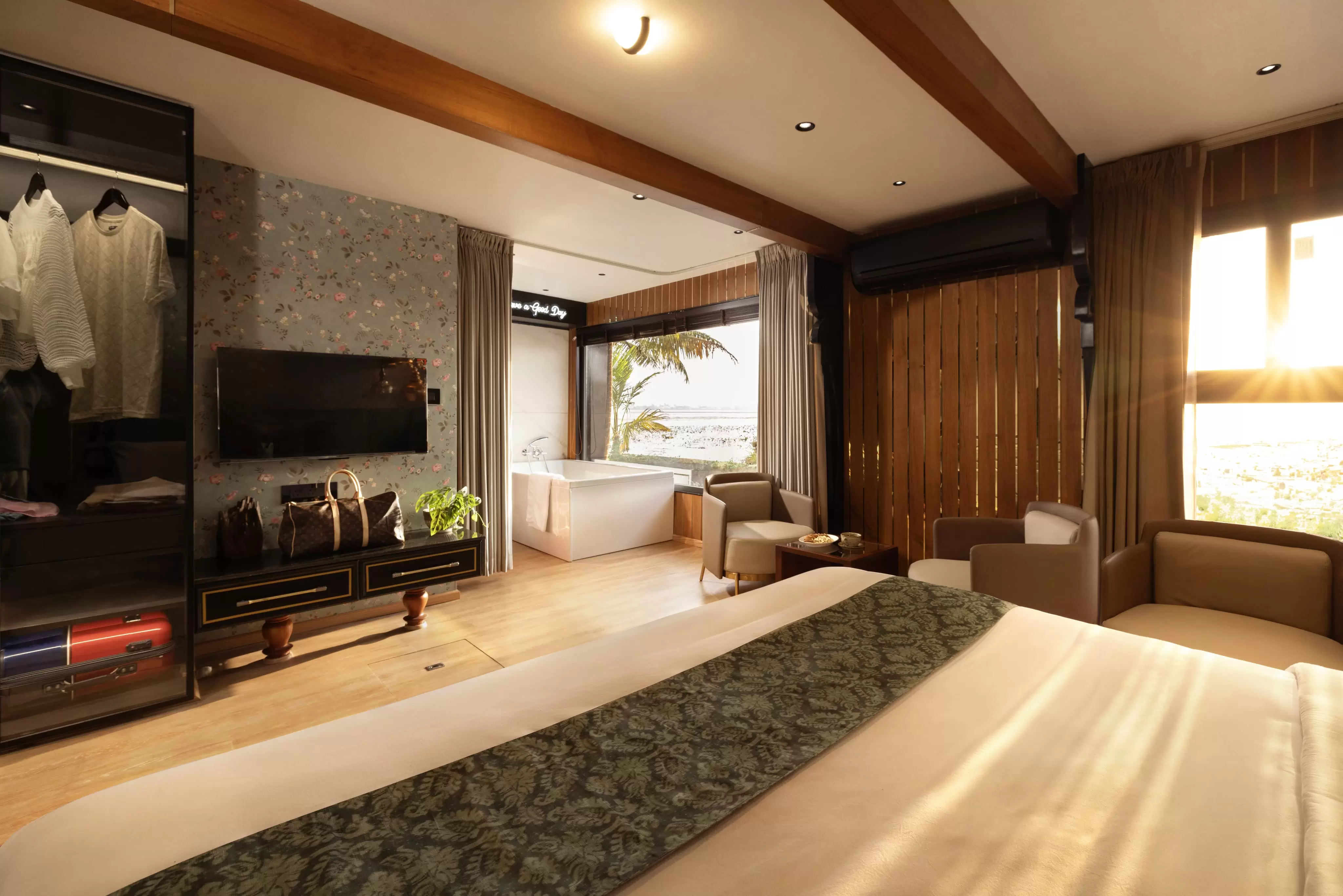 2 bedroom houseboat bedroom