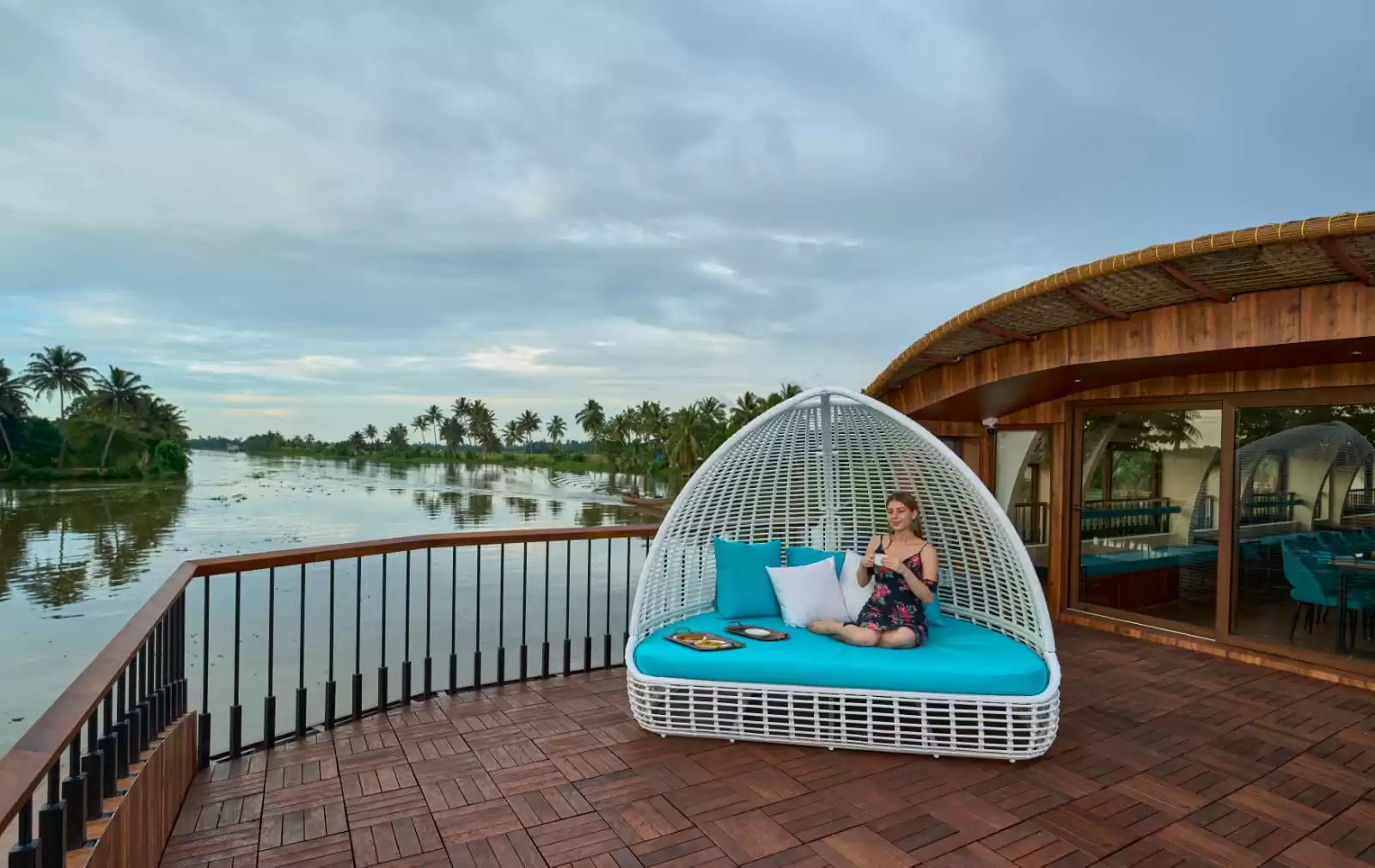 2 bedroom houseboat upper deck