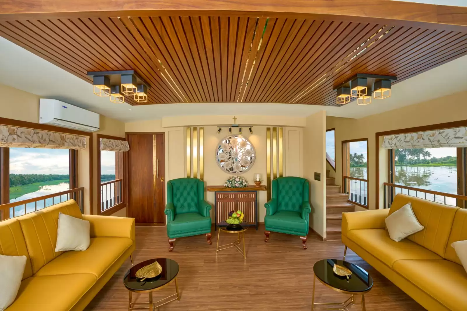 2 bedroom Houseboat living area