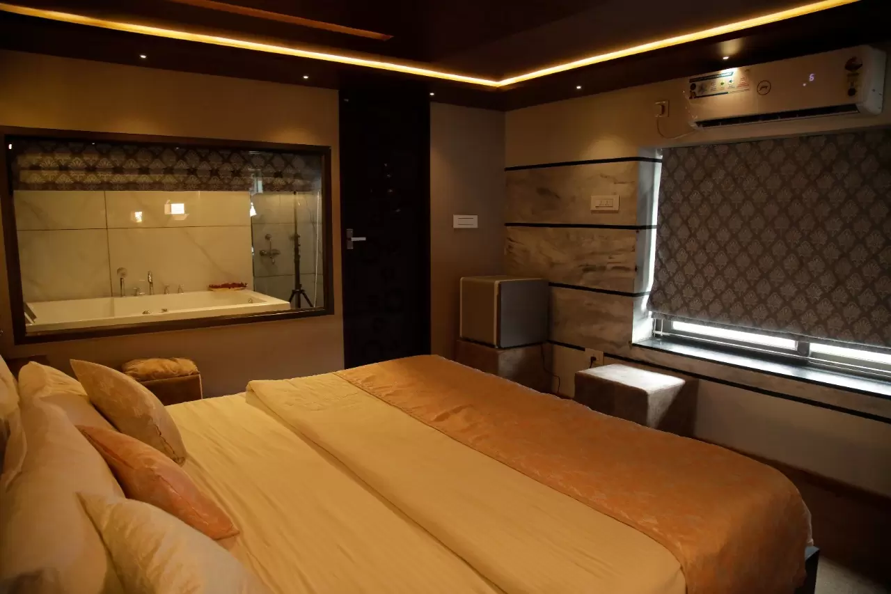 1 bedroom boat house rooms