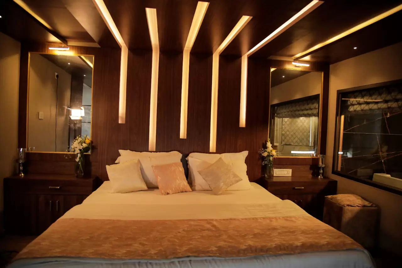 1 bedroom boat house rooms