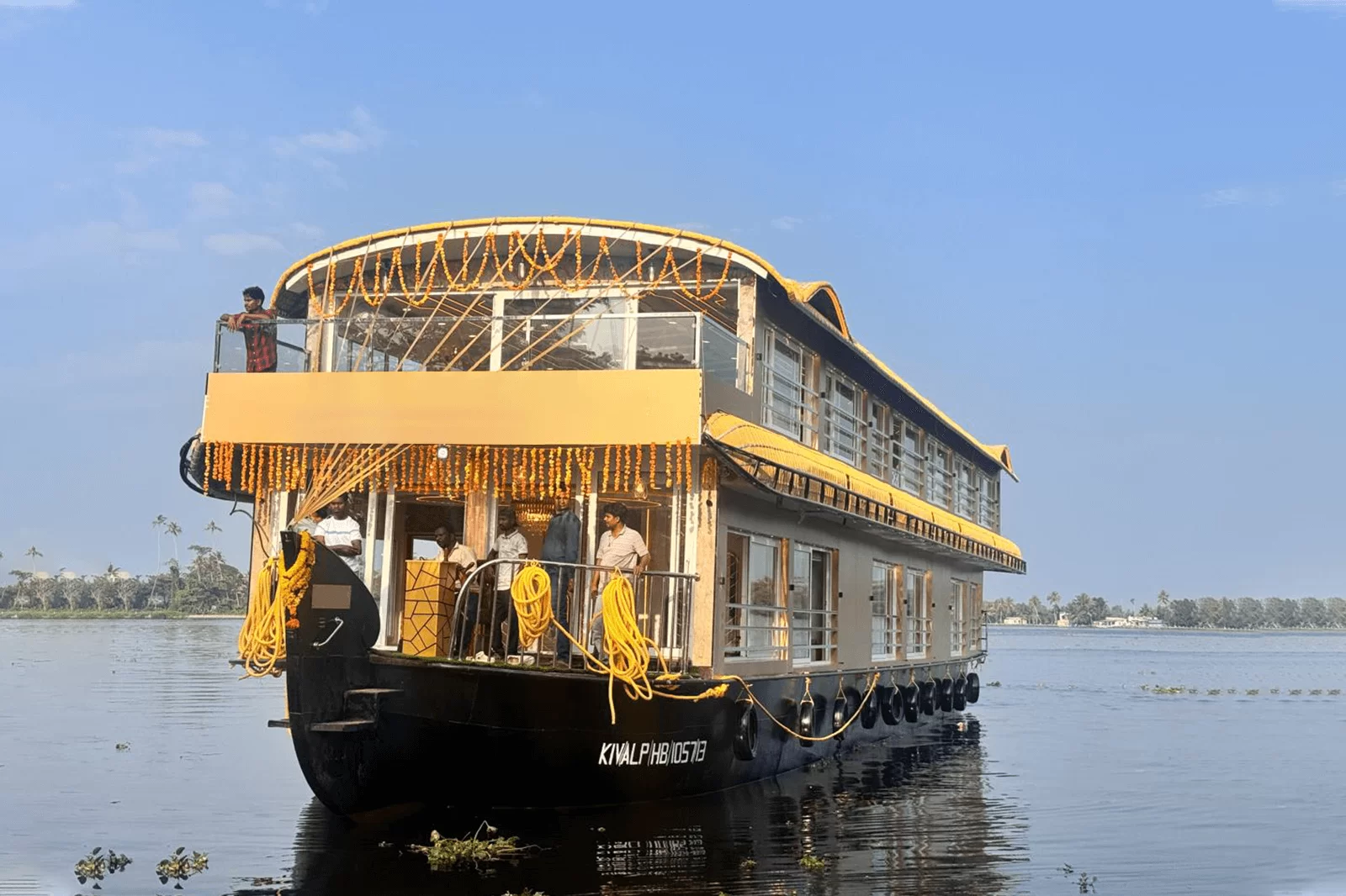 7 Bedroom Premium Houseboat