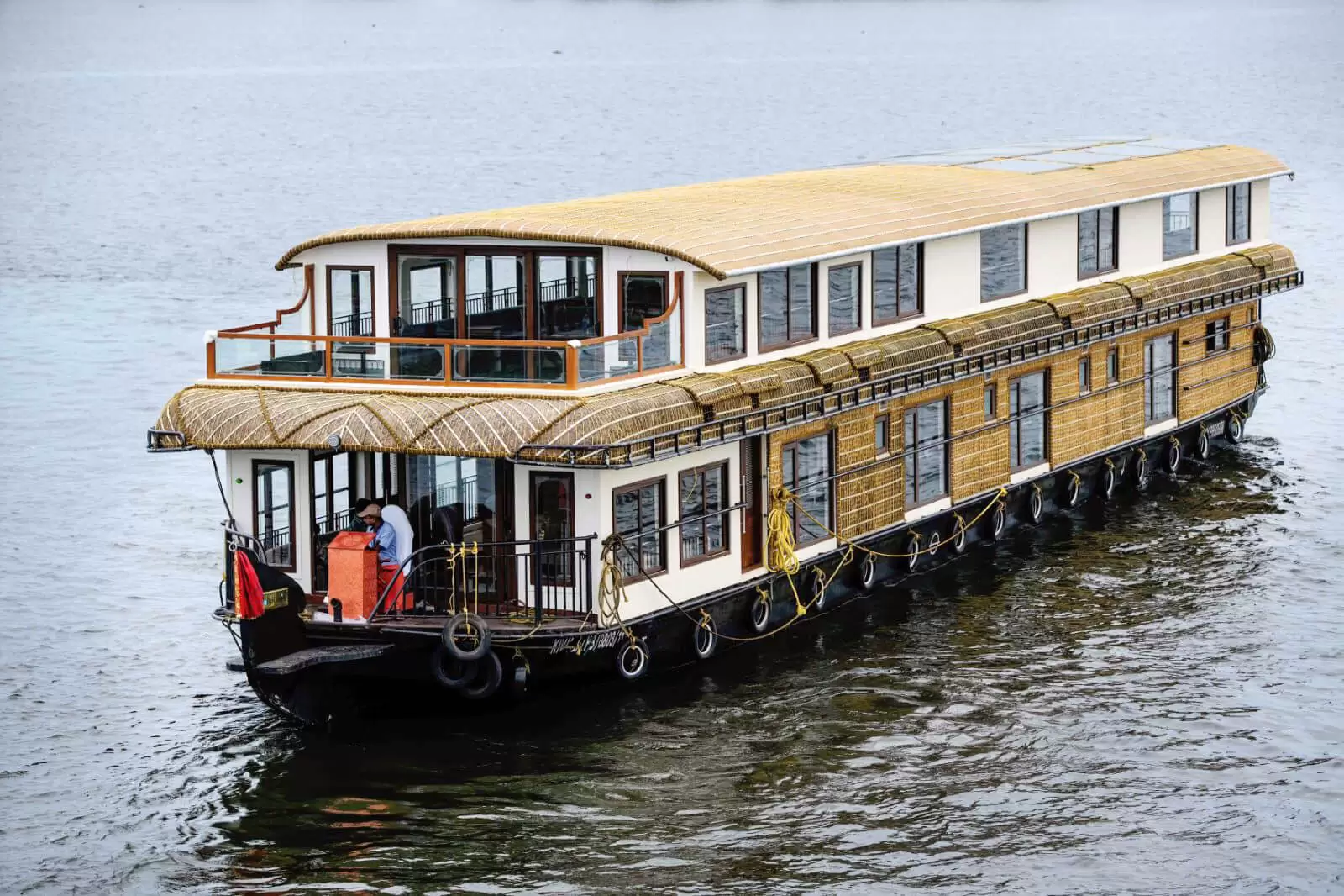 6 Bedroom Luxury Houseboat